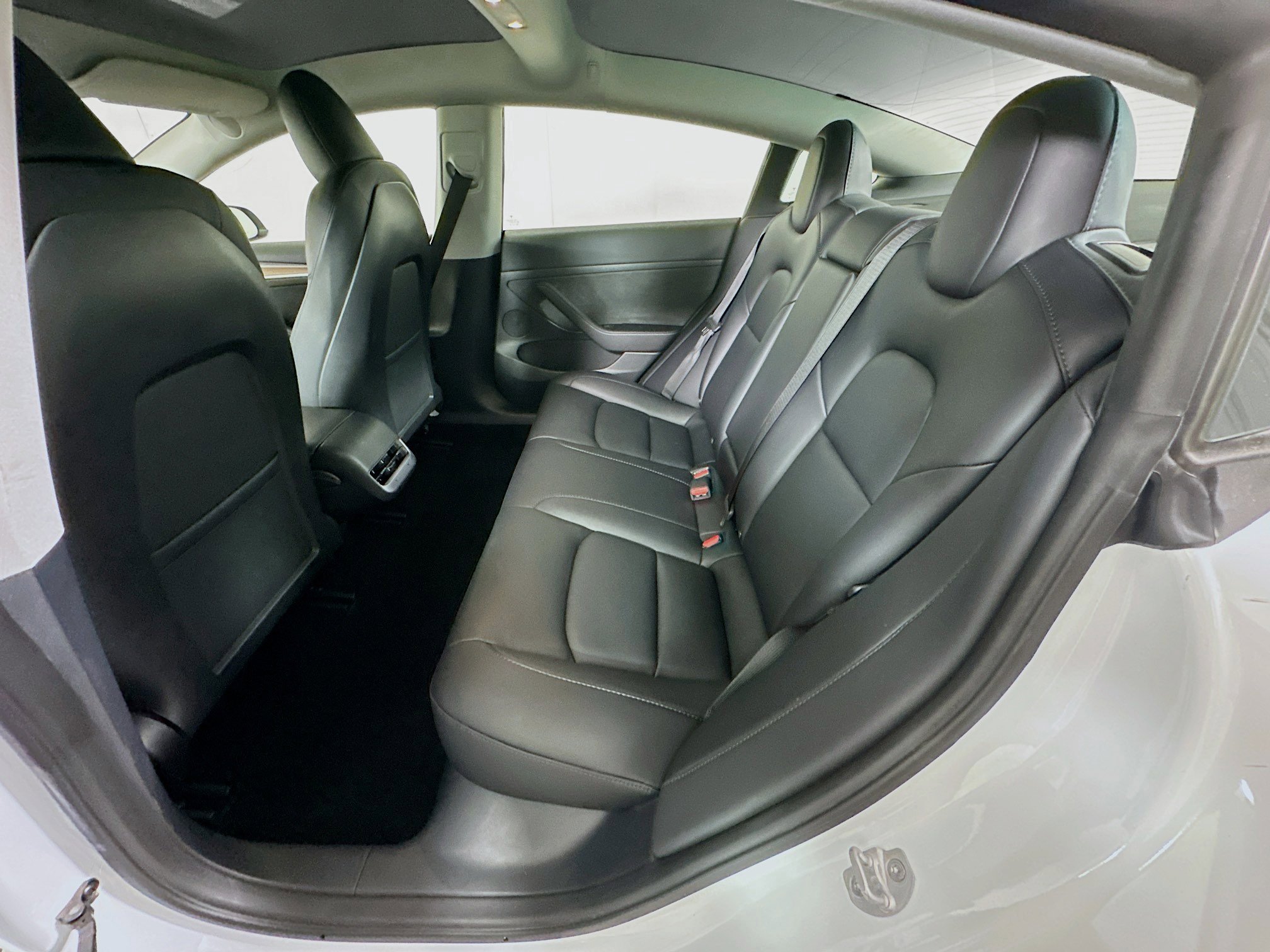 Used 2023 Tesla Model 3 Standard Range image 27