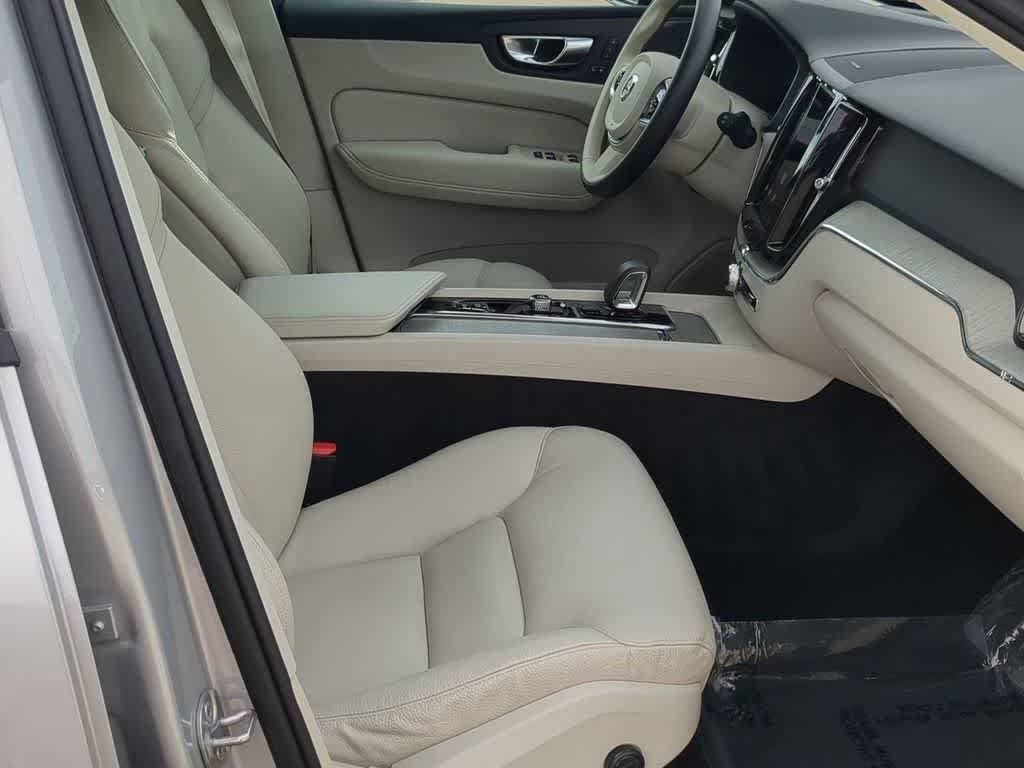 Certified 2023 Volvo XC60 B5 Plus w/ Climate Package AWD/4WD image 20