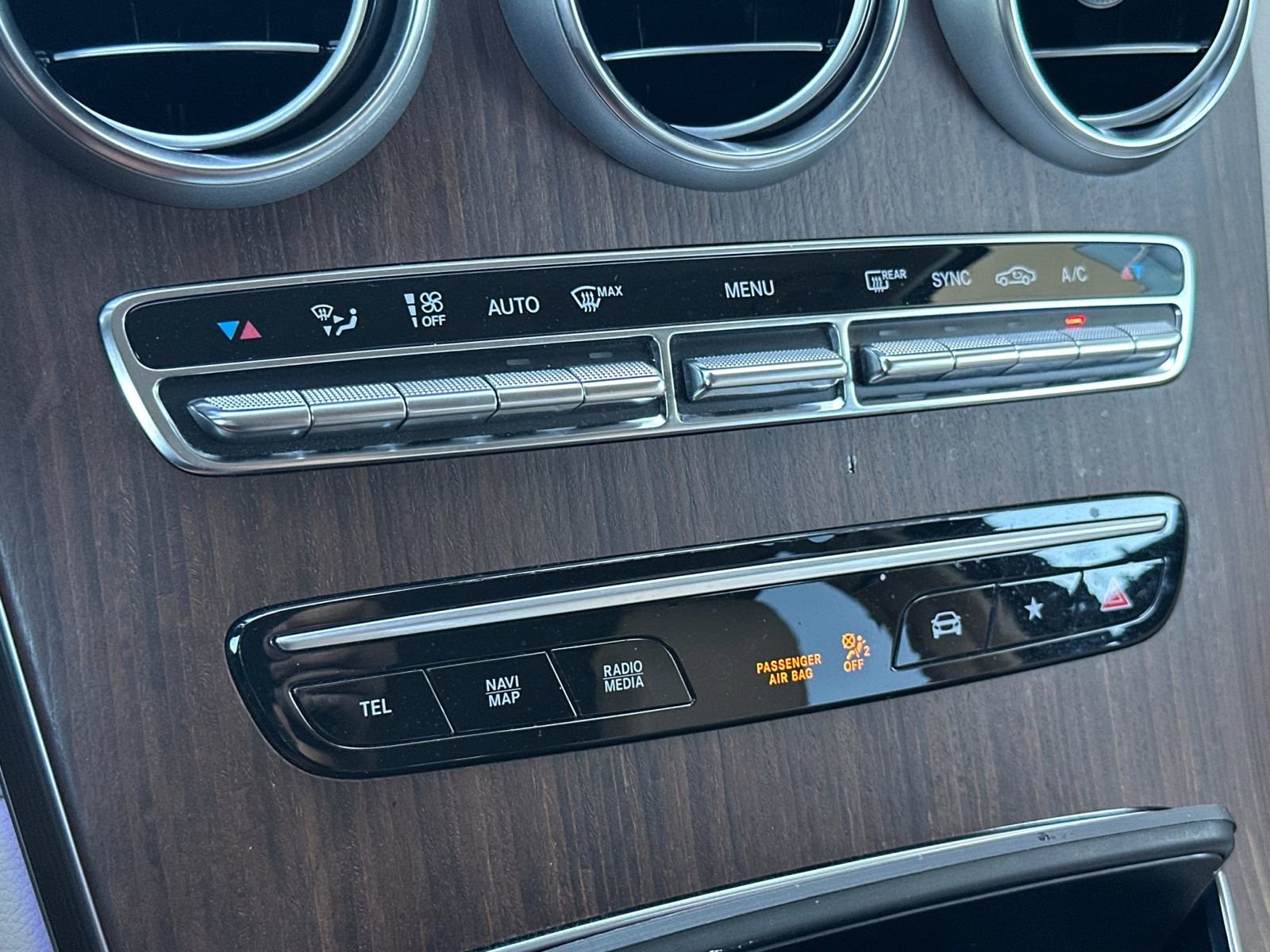 Certified 2022 Mercedes-Benz GLC 300 w/ Premium Package Lite image 22