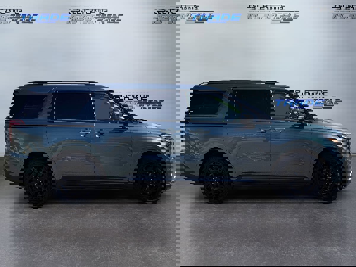 Used 2025 Kia Carnival SX Prestige image 4