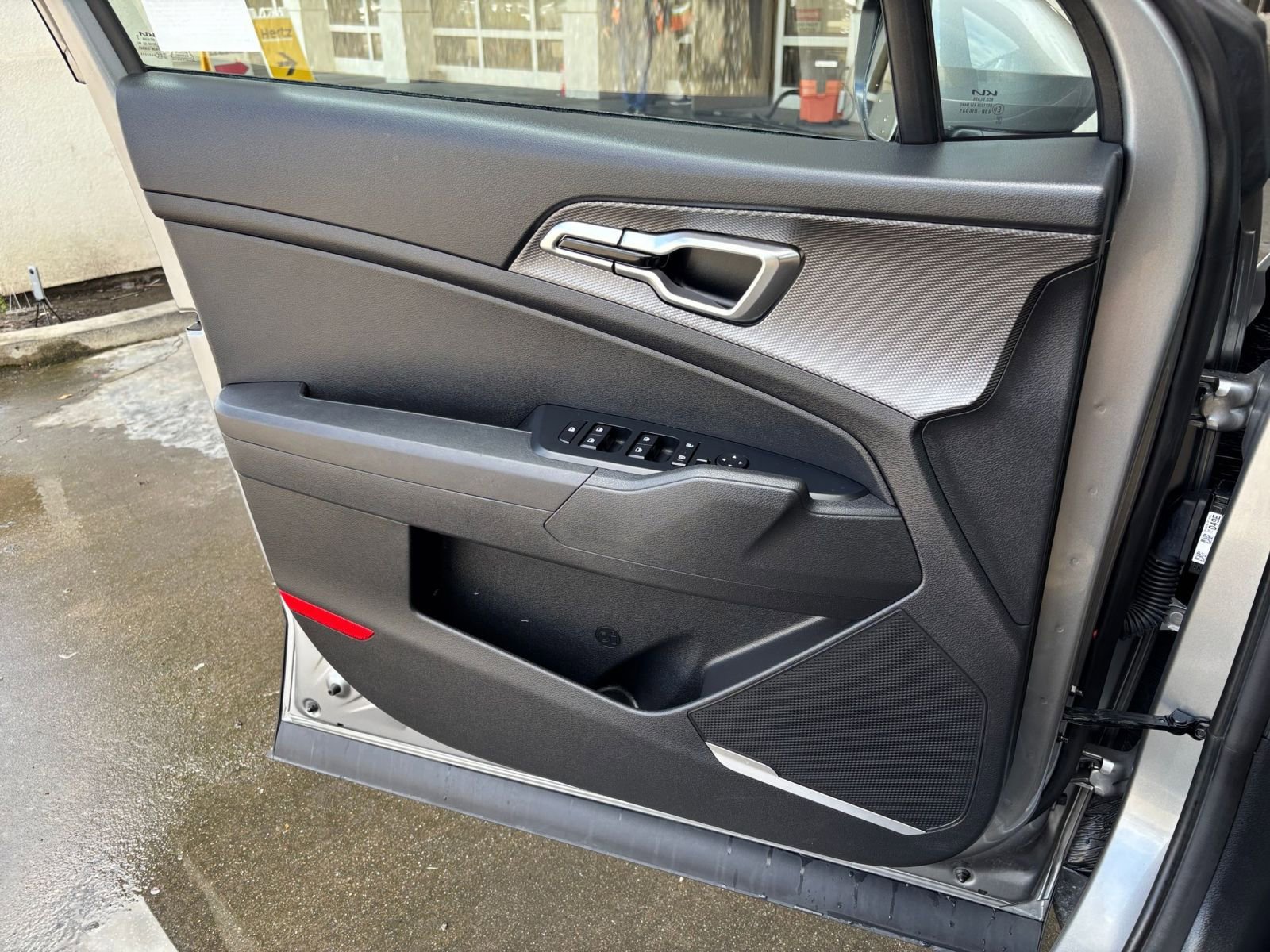 Used 2025 Kia Sportage LX FWD image 18