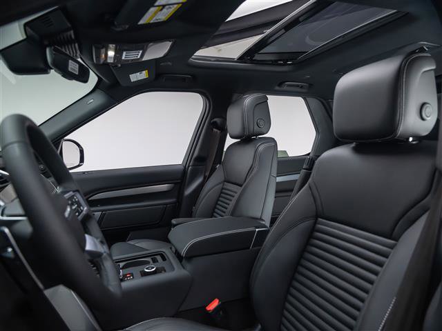 New 2026 Land Rover Discovery Limited Edition image 16