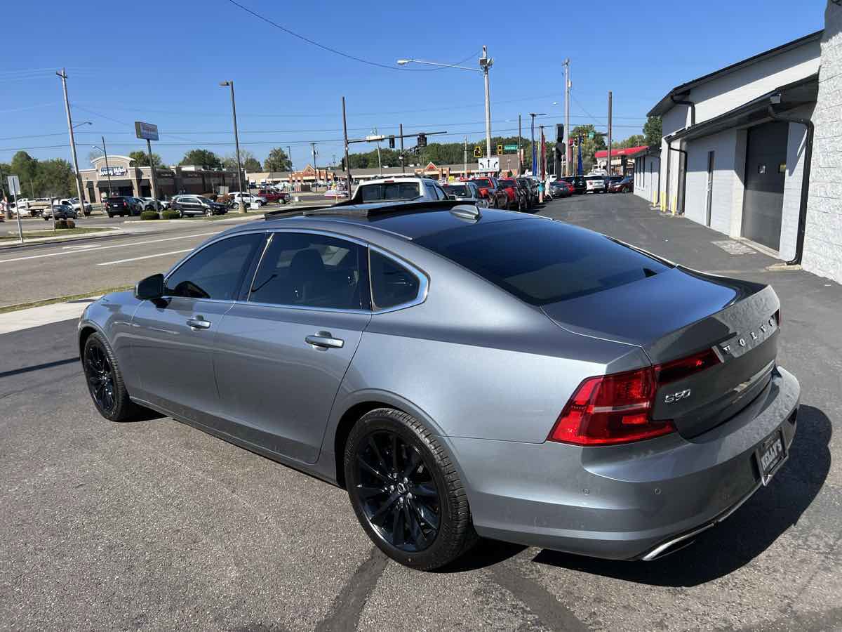 Used 2018 Volvo S90 T6 Momentum w/ Convenience Package image 3