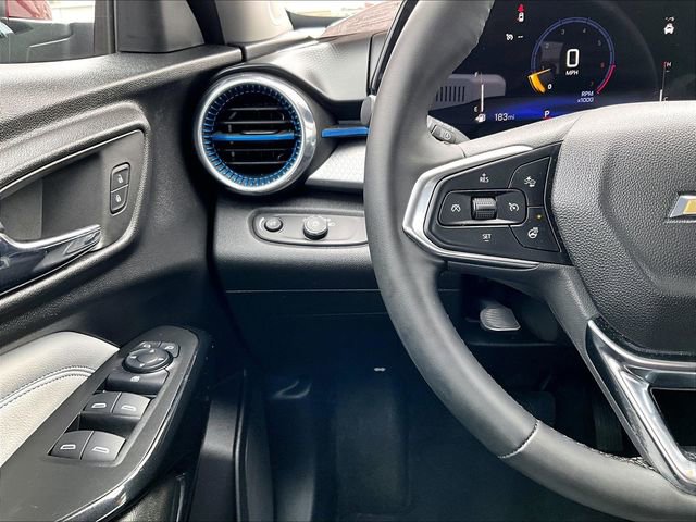 Used 2025 Chevrolet Trax LT w/ LT Convenience Package image 23