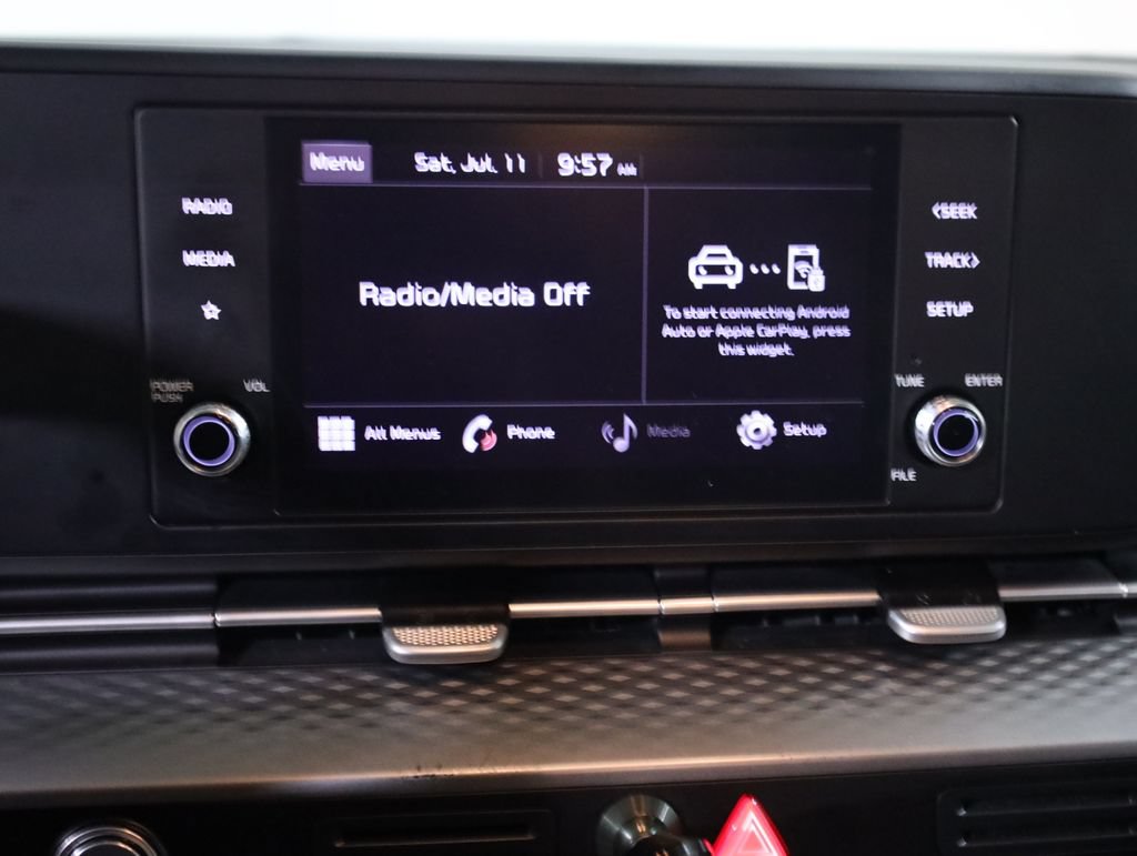 Used 2022 Kia Carnival LX FWD image 18