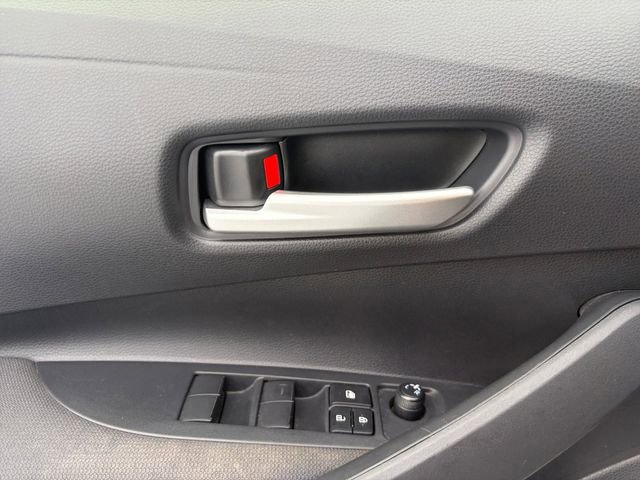 Used 2020 Toyota Corolla LE FWD image 4