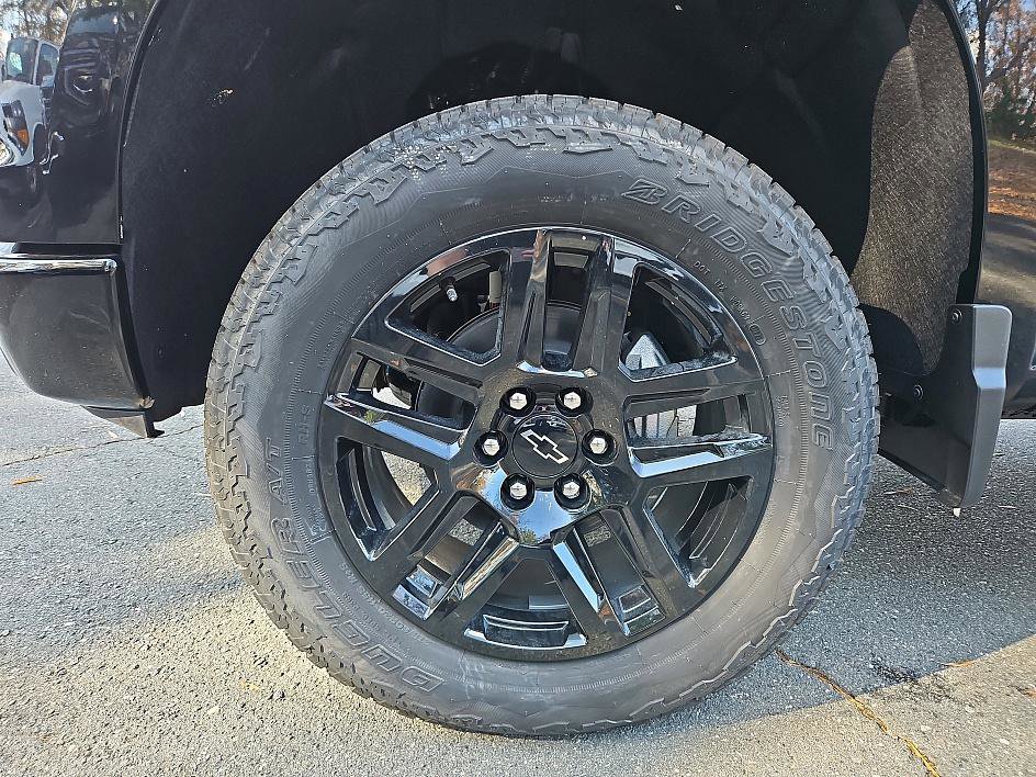 New 2026 Chevrolet Silverado 1500 Custom Trail Boss w/ Turbomax Blackout Package image 9