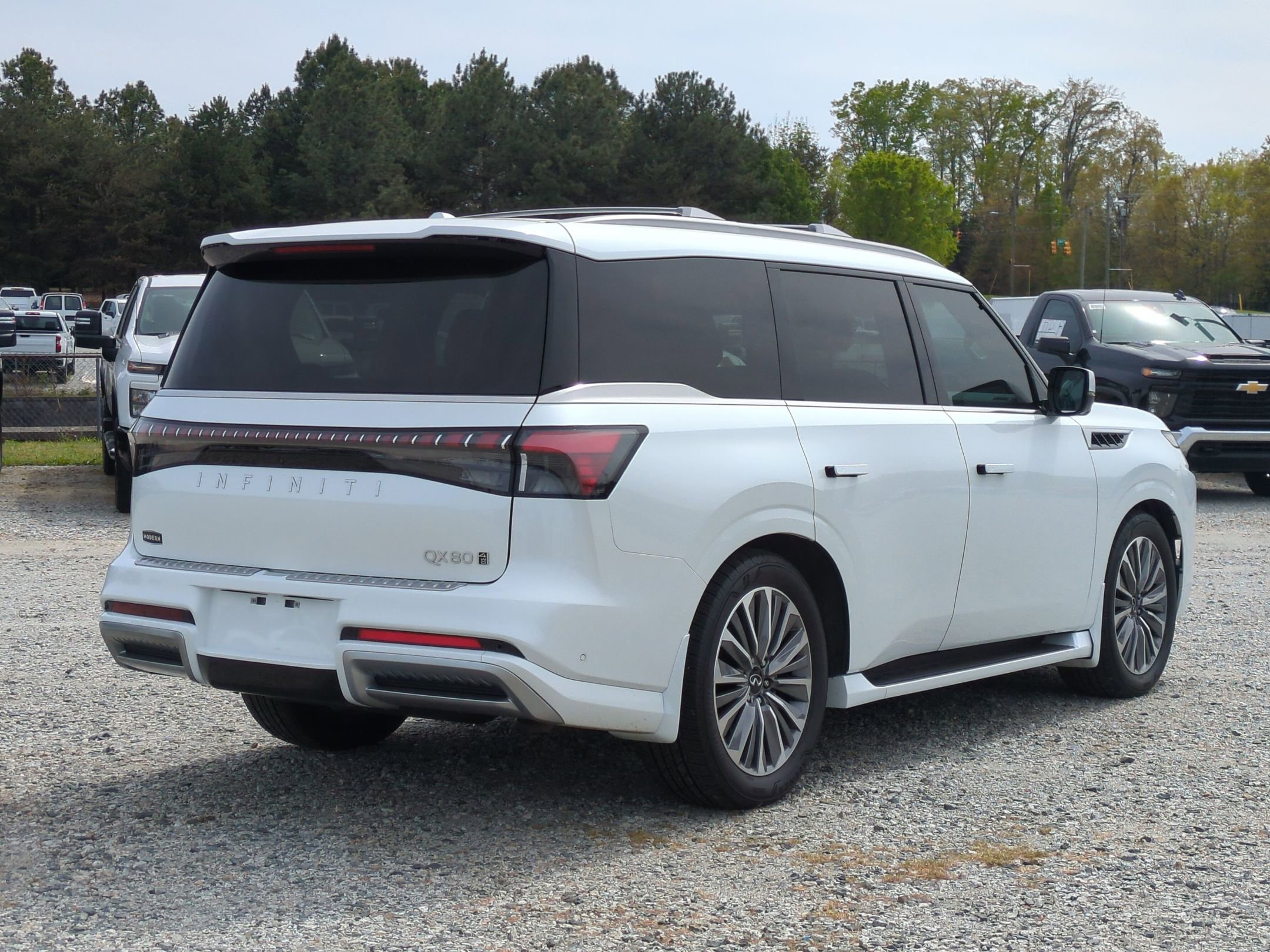 Used 2026 INFINITI QX80 Luxe image 9