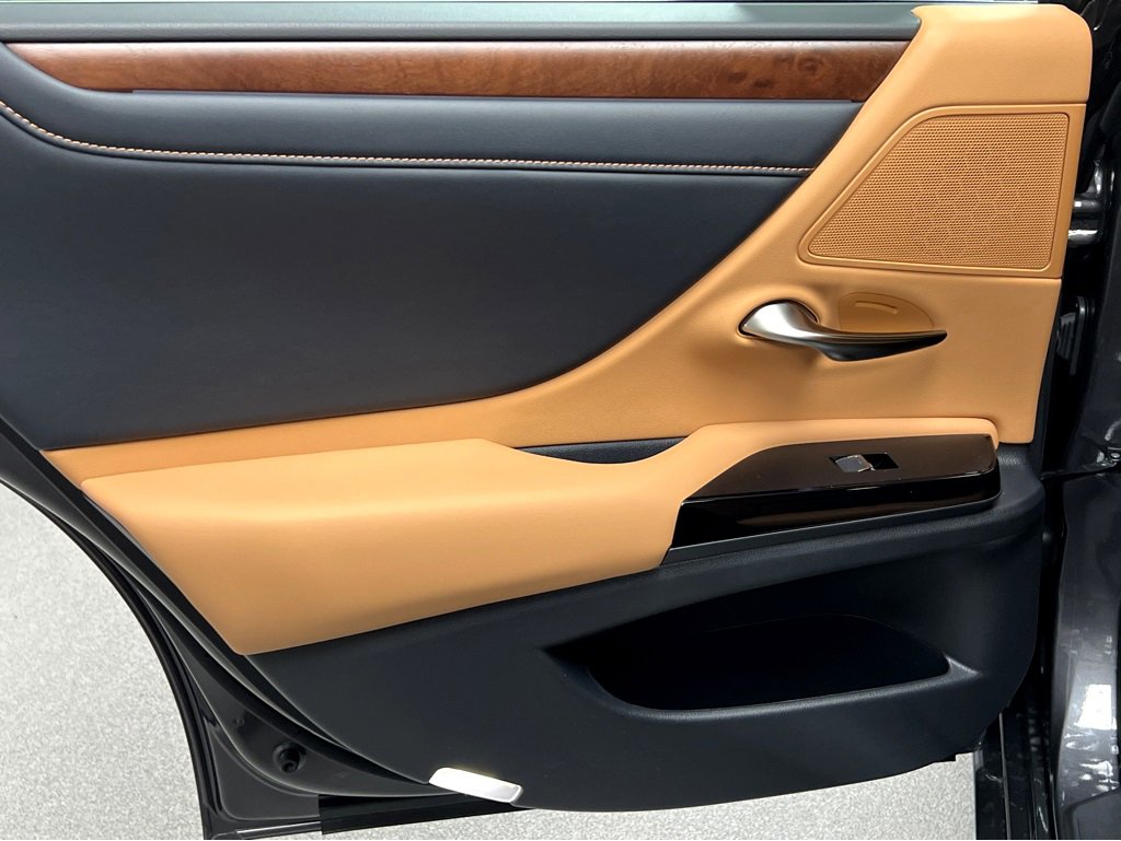 New 2025 Lexus ES 350 w/ Premium Package image 18