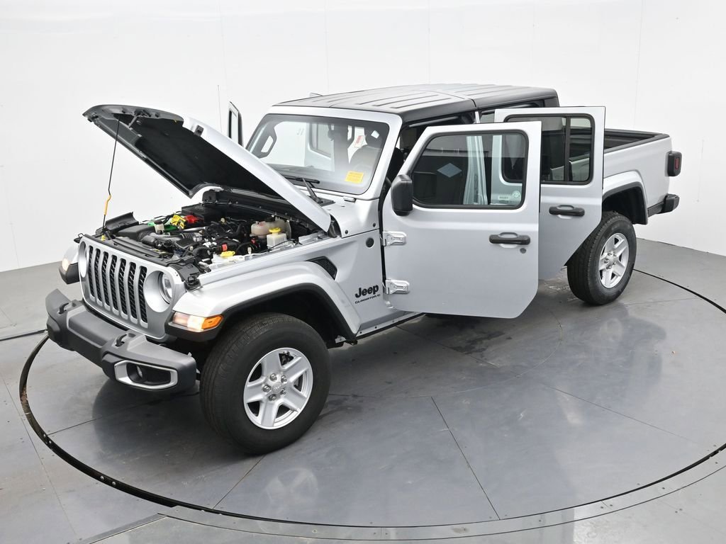 Used 2023 Jeep Gladiator Sport AWD/4WD image 36