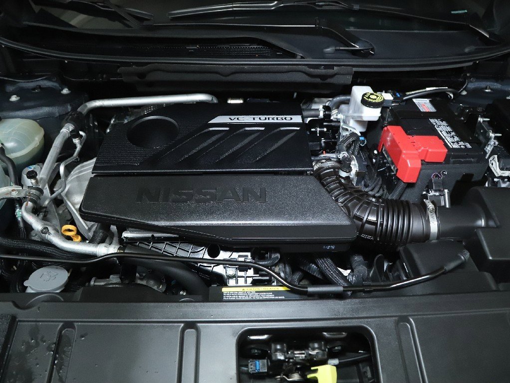 Certified 2025 Nissan Rogue SV image 34