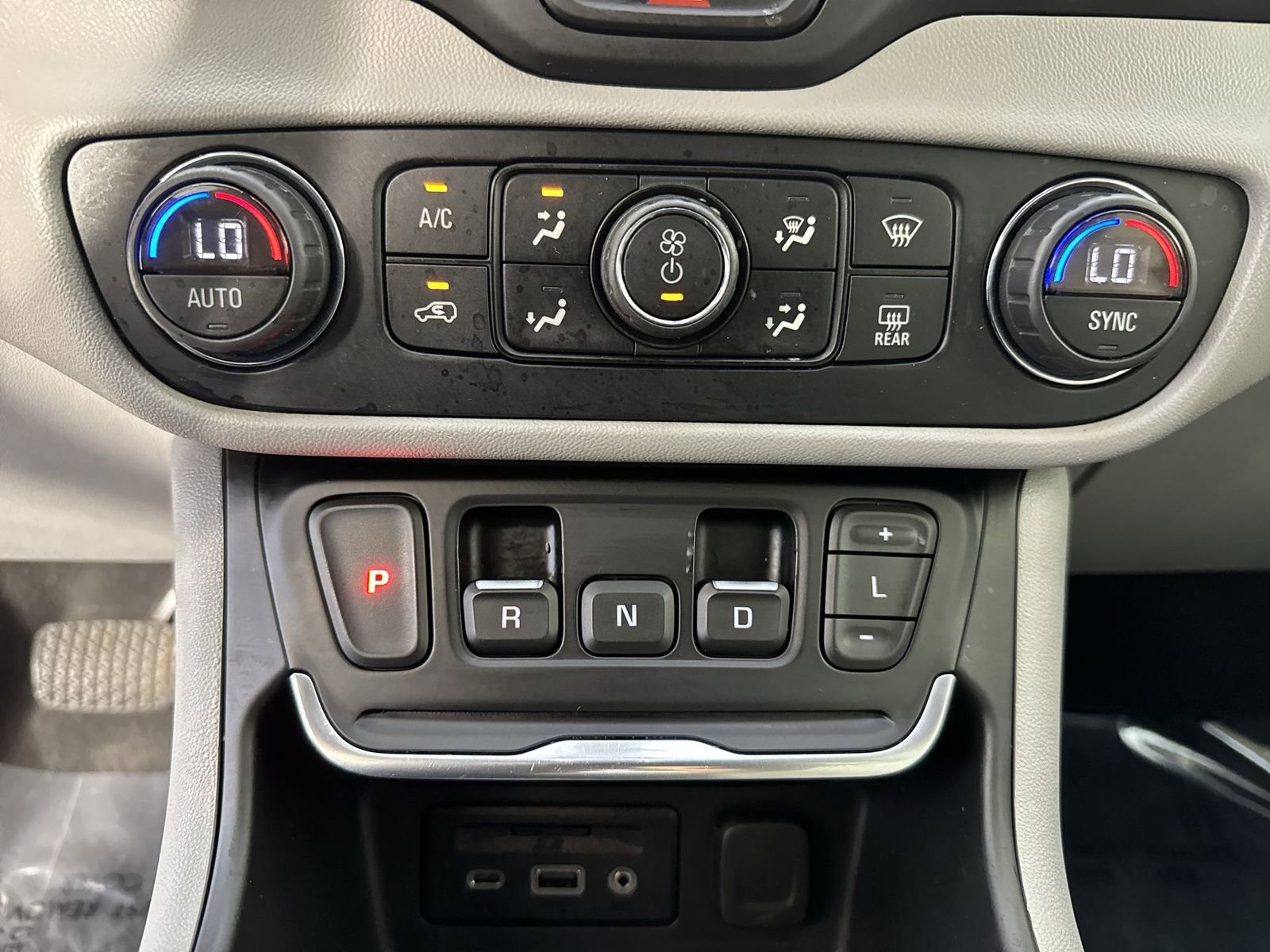 Used 2020 GMC Terrain SLT w/ Preferred Package image 18