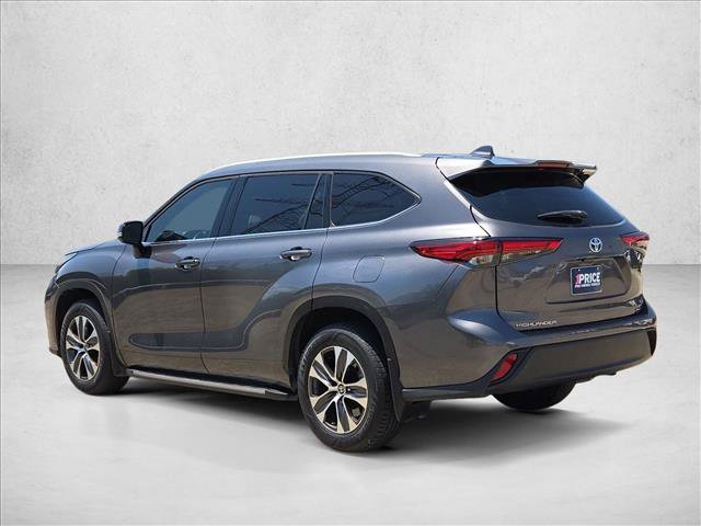Used 2022 Toyota Highlander XLE FWD image 7
