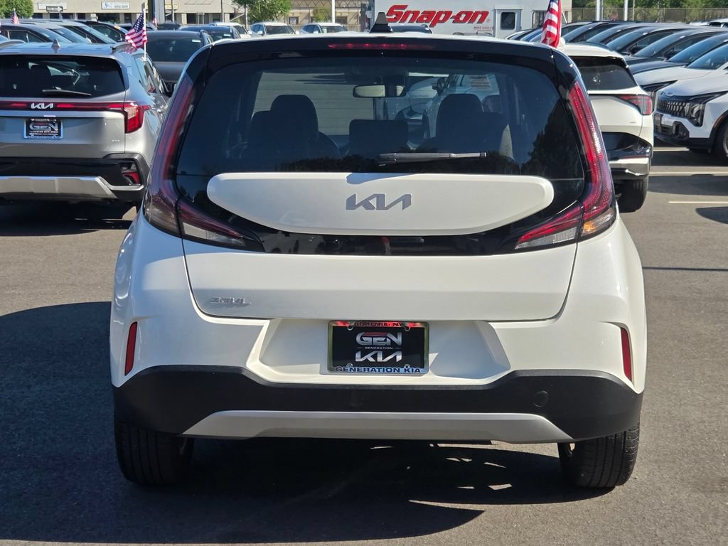 Used 2025 Kia Soul LX w/ LX Technology Package FWD image 5