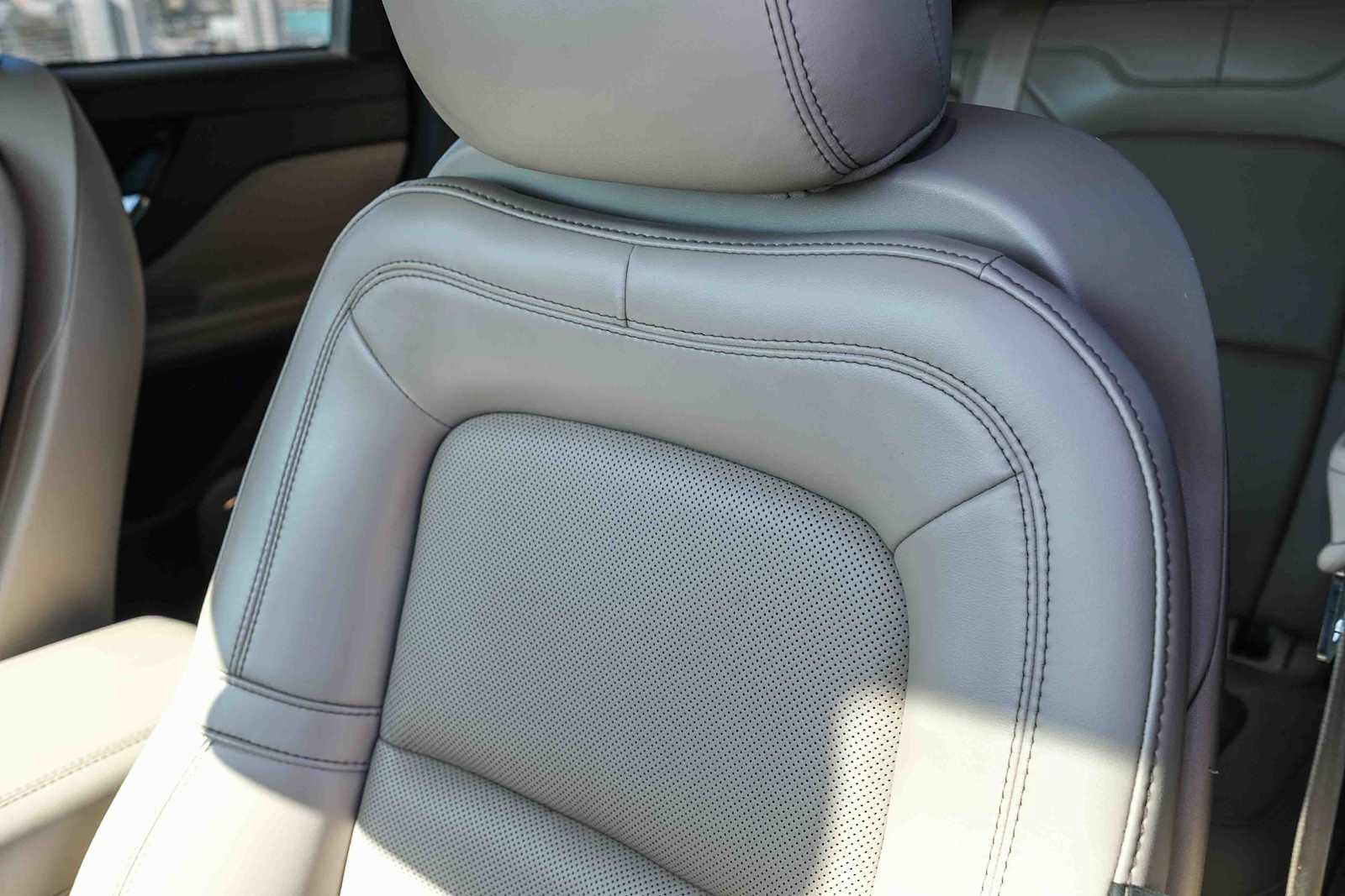 Used 2021 Lincoln Corsair FWD w/ Premium Package image 22