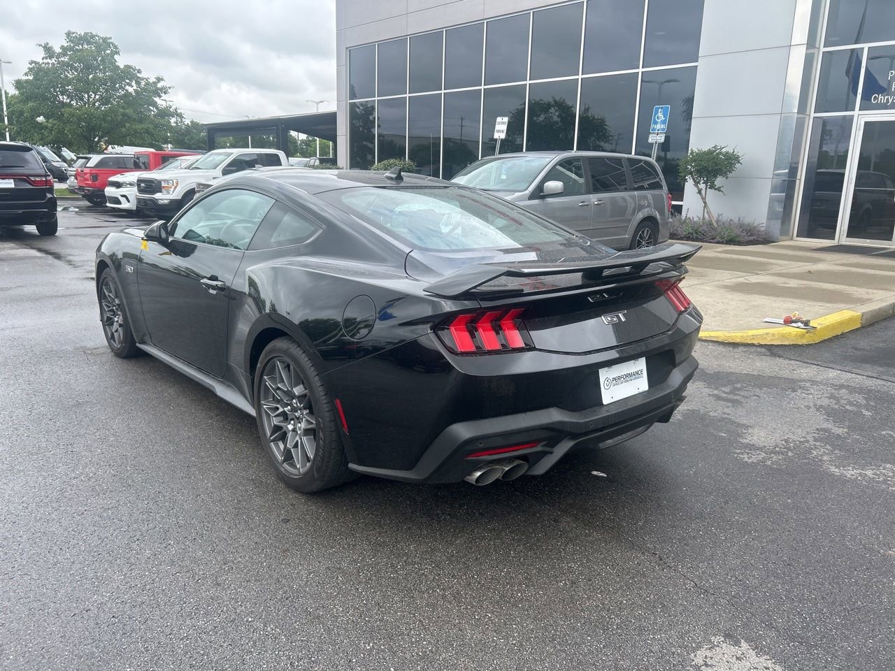Used 2025 Ford Mustang GT w/ GT Performance Package RWD image 5