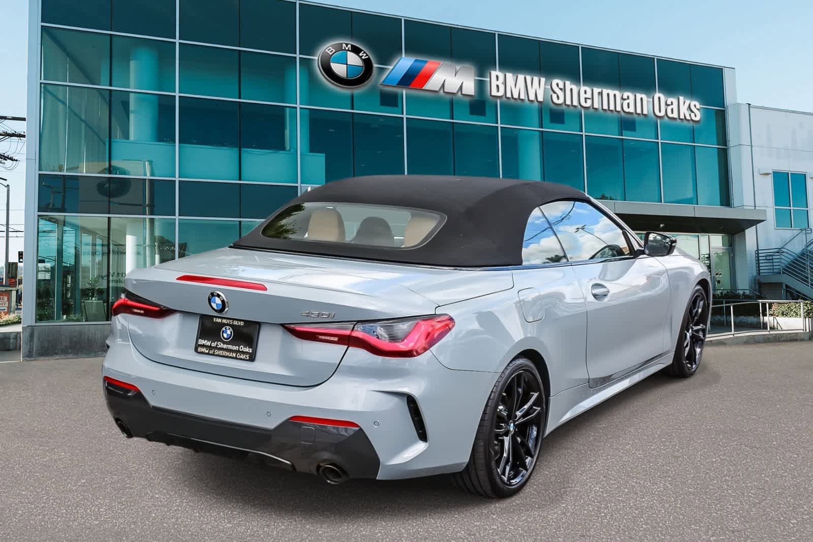 Certified 2023 BMW 430i Convertible w/ M Sport Package RWD image 4