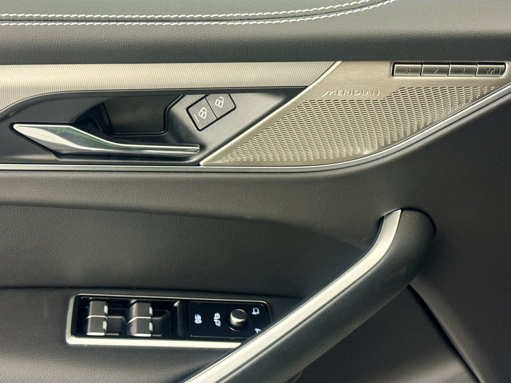 New 2026 Jaguar F-PACE R-Dynamic S AWD/4WD image 16