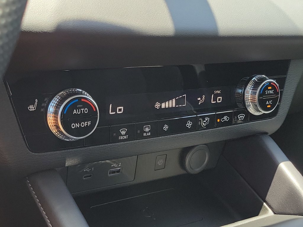 New 2026 Nissan Rogue SL AWD/4WD image 30