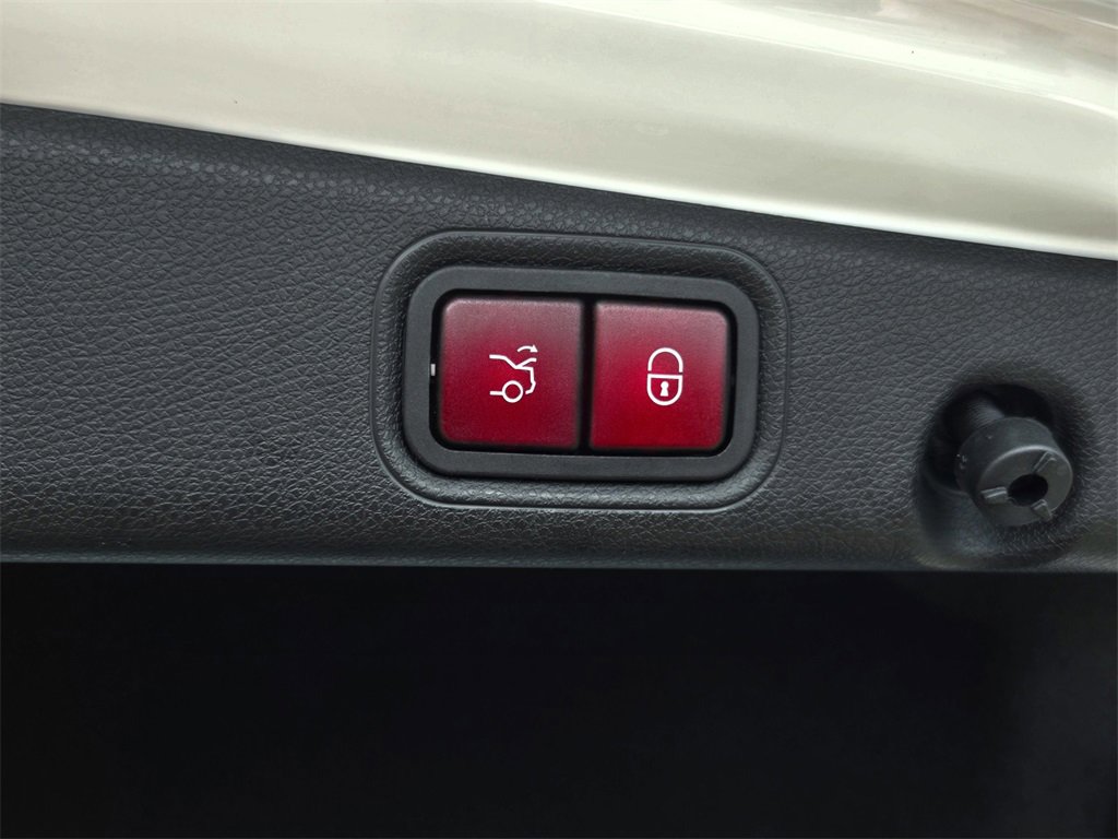 Used 2017 Mercedes-Benz E 300 image 35