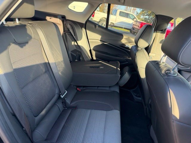 Used 2024 Chevrolet Trax LT w/ LT Convenience Package FWD image 30