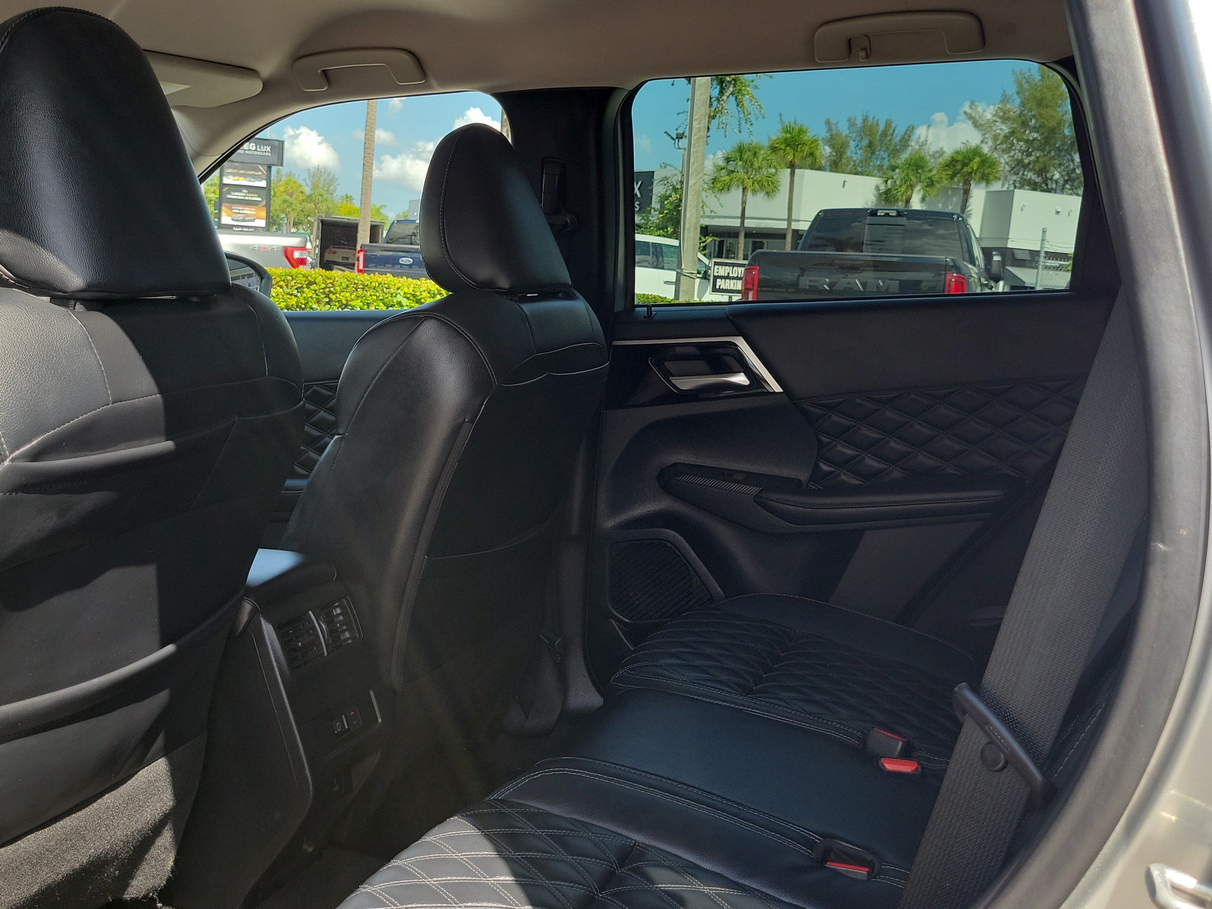 Used 2022 Mitsubishi Outlander SEL FWD image 13
