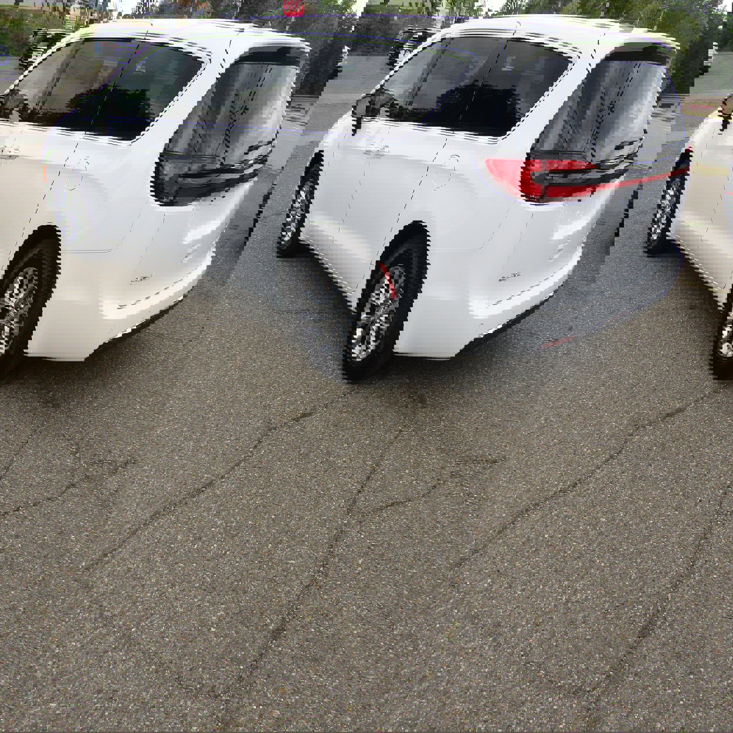 New 2026 Chrysler Pacifica Select image 7