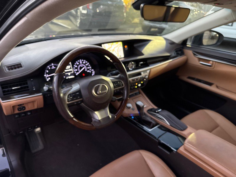 Used 2018 Lexus ES 350 w/ Navigation System Package image 17
