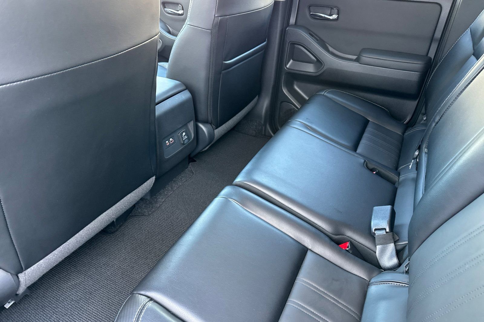 Used 2024 Nissan Frontier SL w/ Technology Package image 13