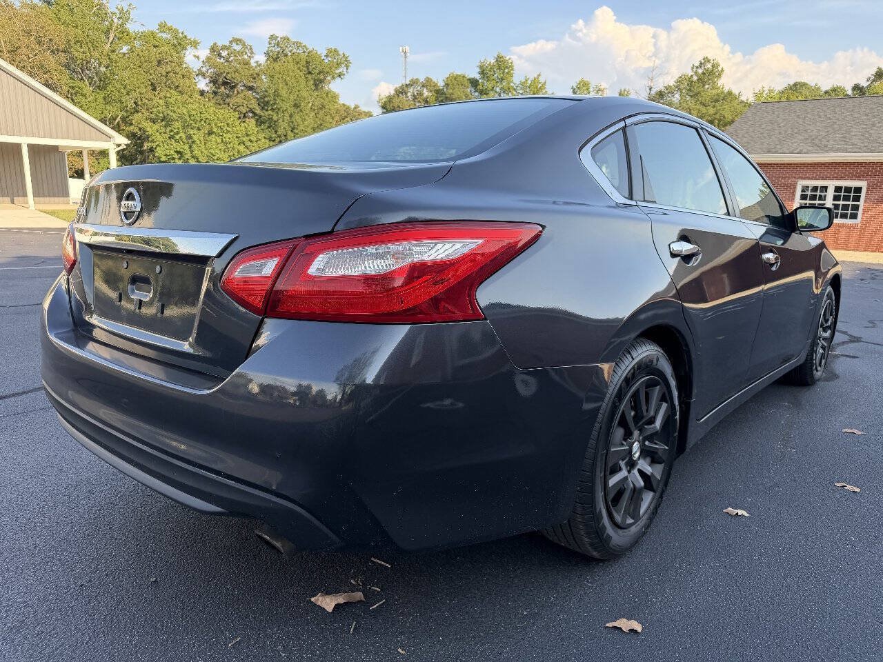 Used 2016 Nissan Altima 2.5 S w/ Power Driver Seat Package FWD image 7