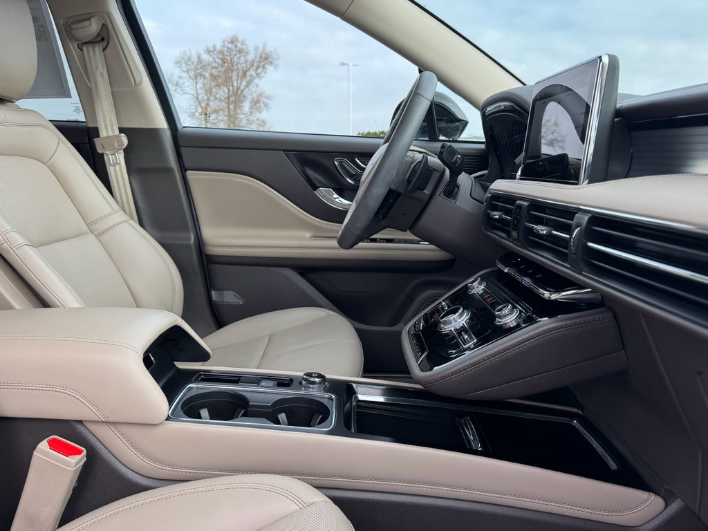 Certified 2022 Lincoln Corsair 4WD w/ Equipment Group 101A image 16