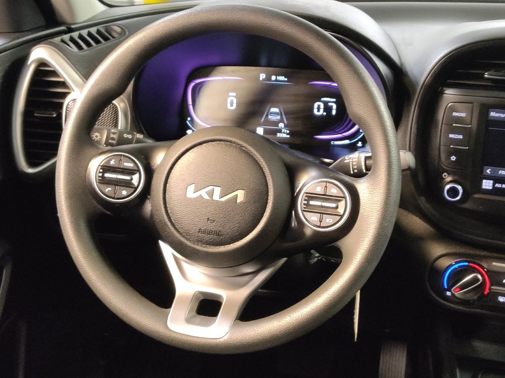 Used 2025 Kia Soul LX w/ LX Technology Package FWD image 22
