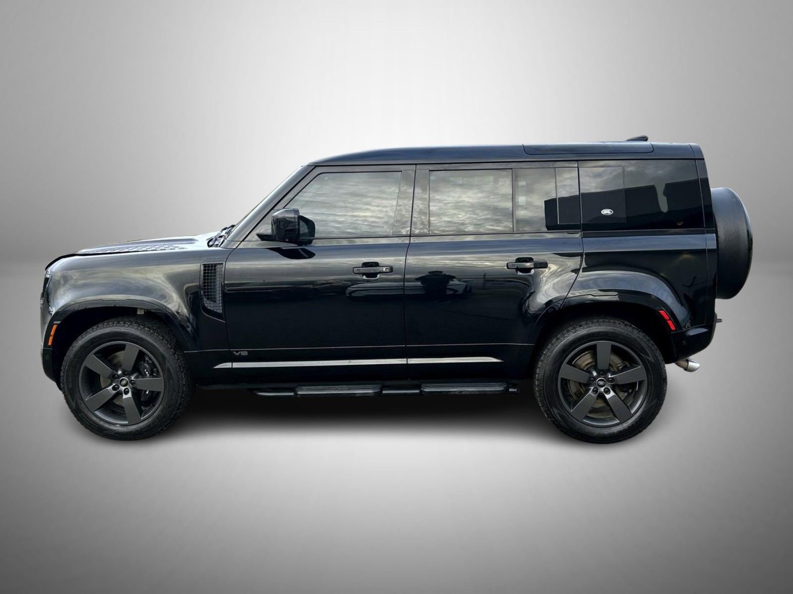 Used 2023 Land Rover Defender 110 V8 image 8