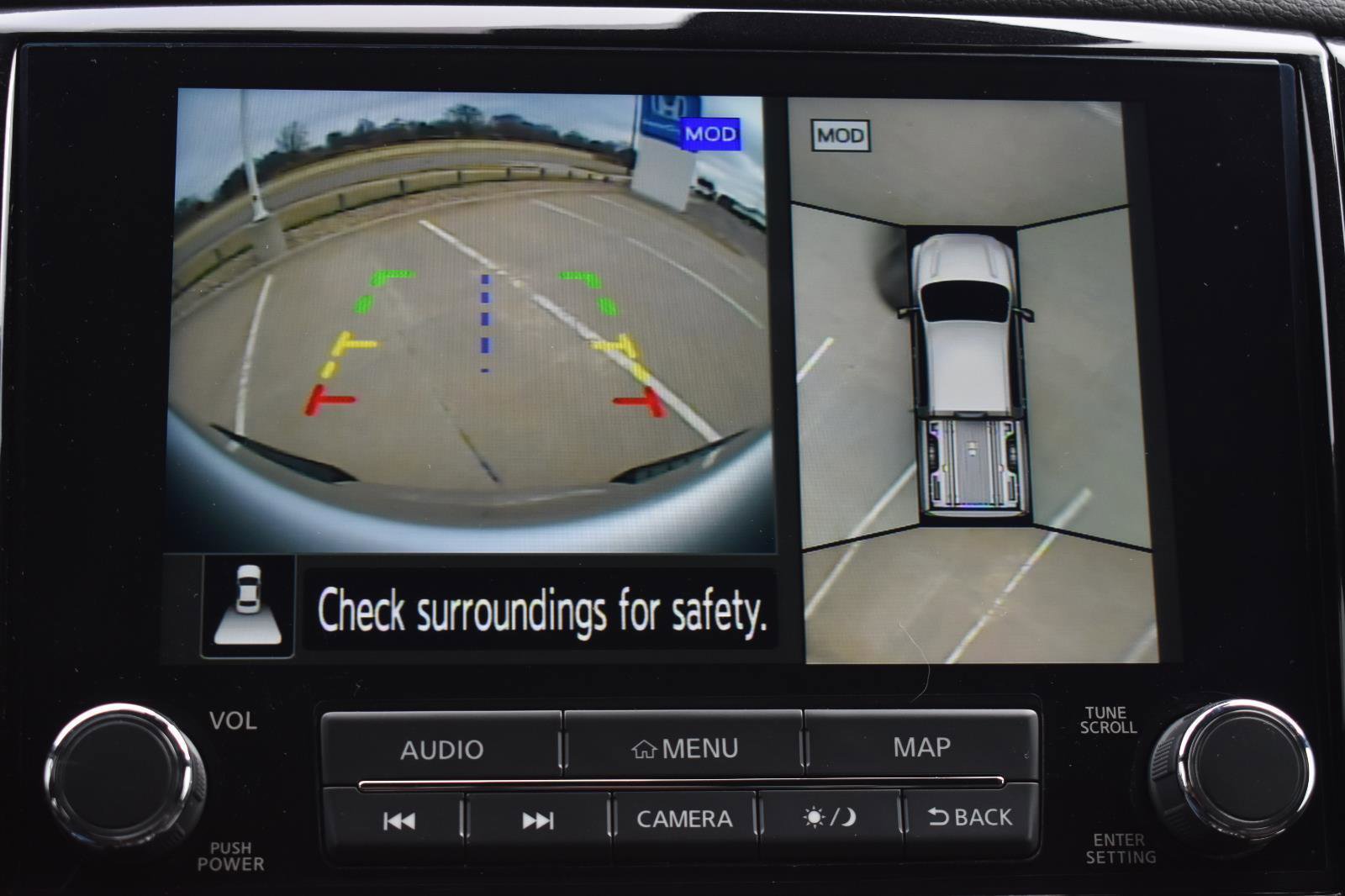 Used 2021 Nissan Titan Platinum Reserve w/ Moonroof Package image 12