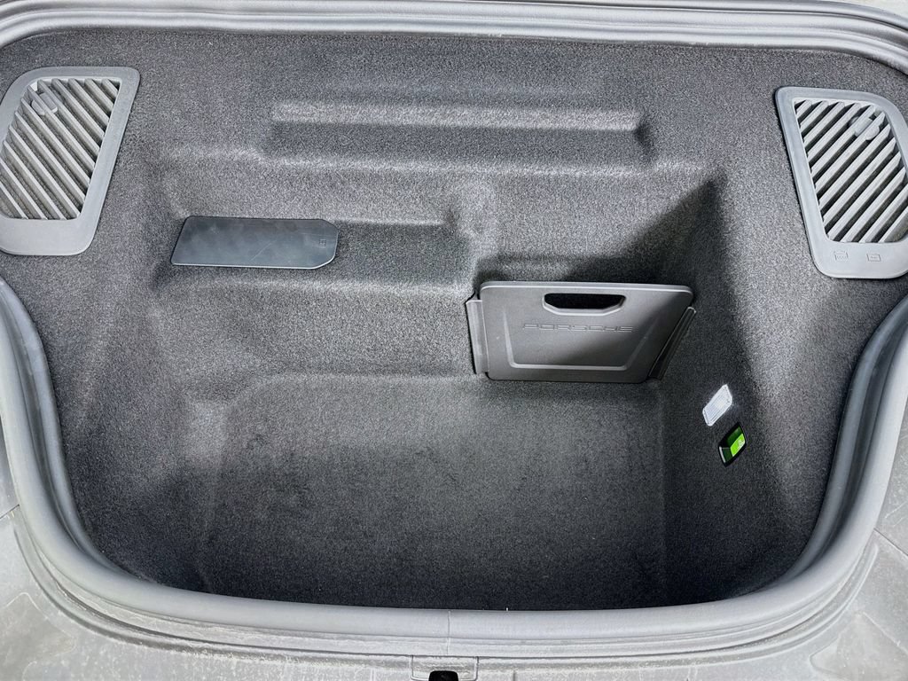 Certified 2025 Porsche Macan Electric RWD image 31
