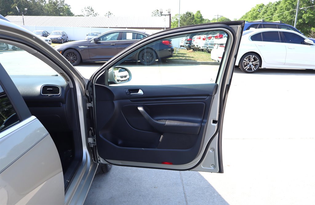 Used 2012 Volkswagen Jetta TDI FWD image 32