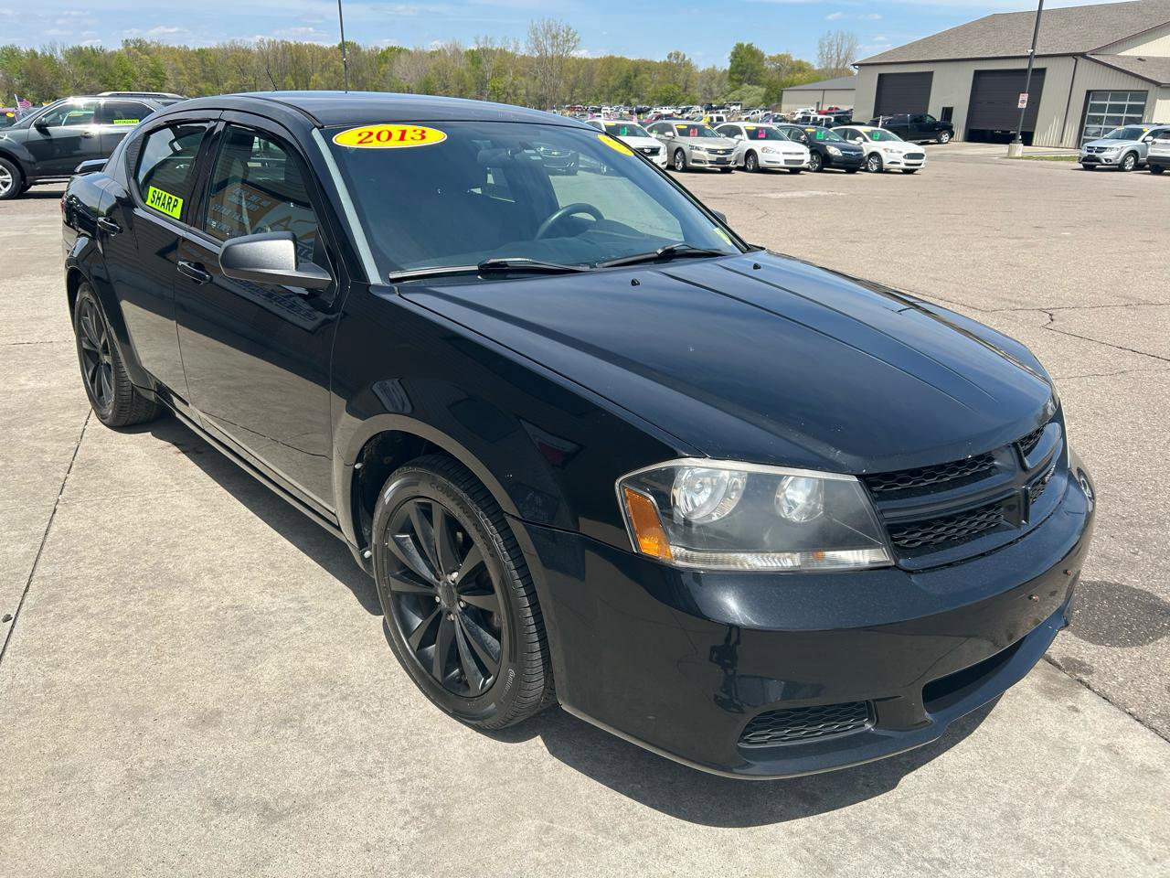 Used 2013 Dodge Avenger SE w/ Blacktop Pkg FWD image 3