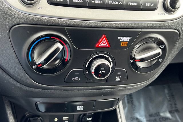 Used 2021 Hyundai Accent SE FWD image 24