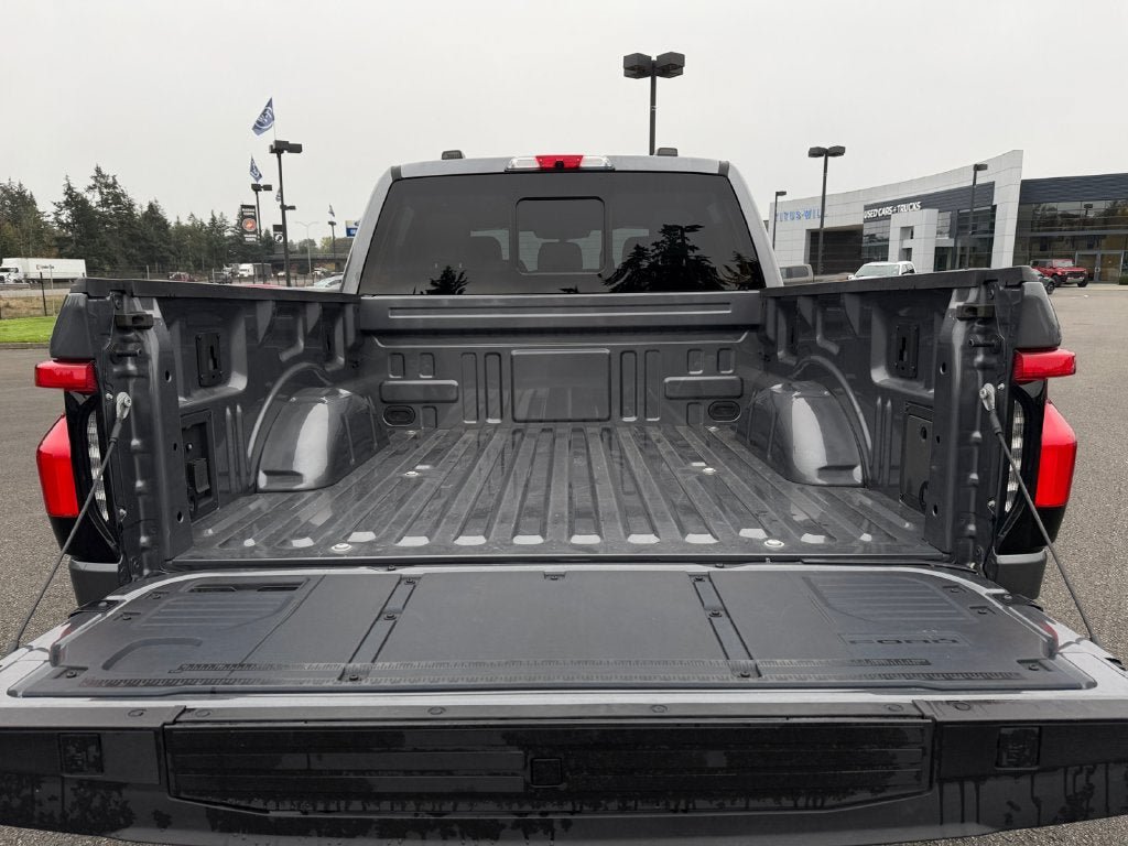 Used 2024 Ford F150 Lightning Lariat AWD/4WD image 22