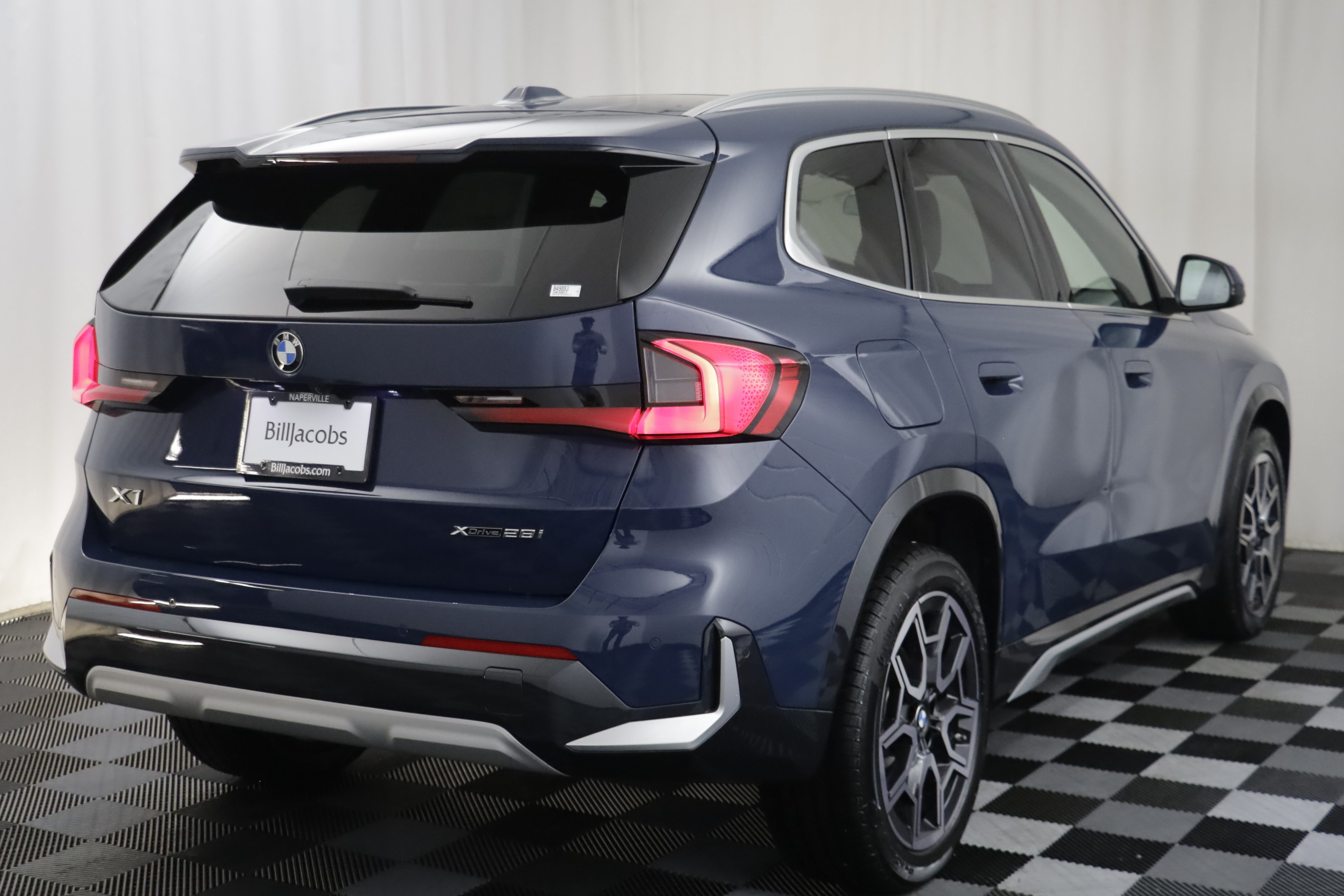 New 2027 BMW X1 xDrive28i AWD/4WD image 17