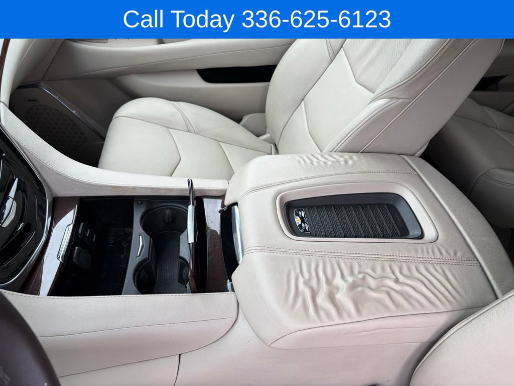 Used 2017 Cadillac Escalade Premium Luxury AWD/4WD image 18