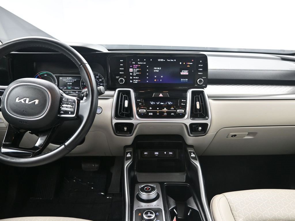 Certified 2024 Kia Sorento EX image 33