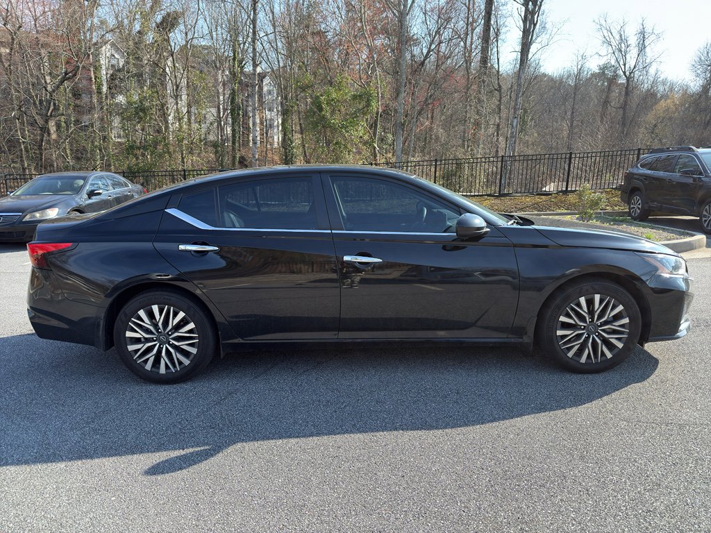 Used 2024 Nissan Altima 2.5 SV w/ SV Premium Package image 4