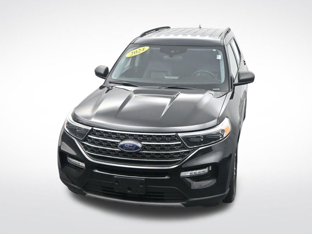 Used 2024 Ford Explorer XLT w/ Equipment Group 202A image 24