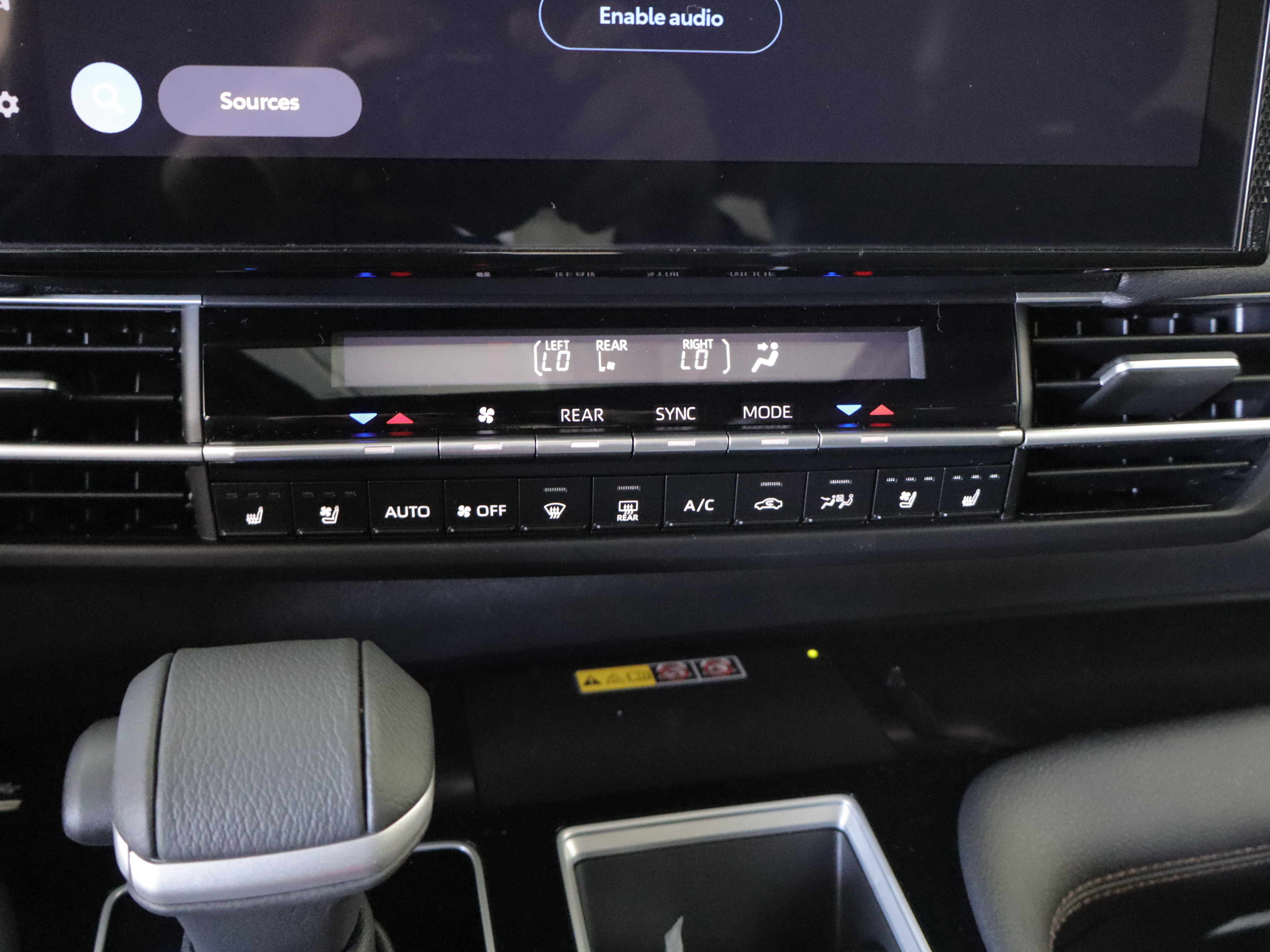 Used 2025 Toyota Sienna Platinum image 16