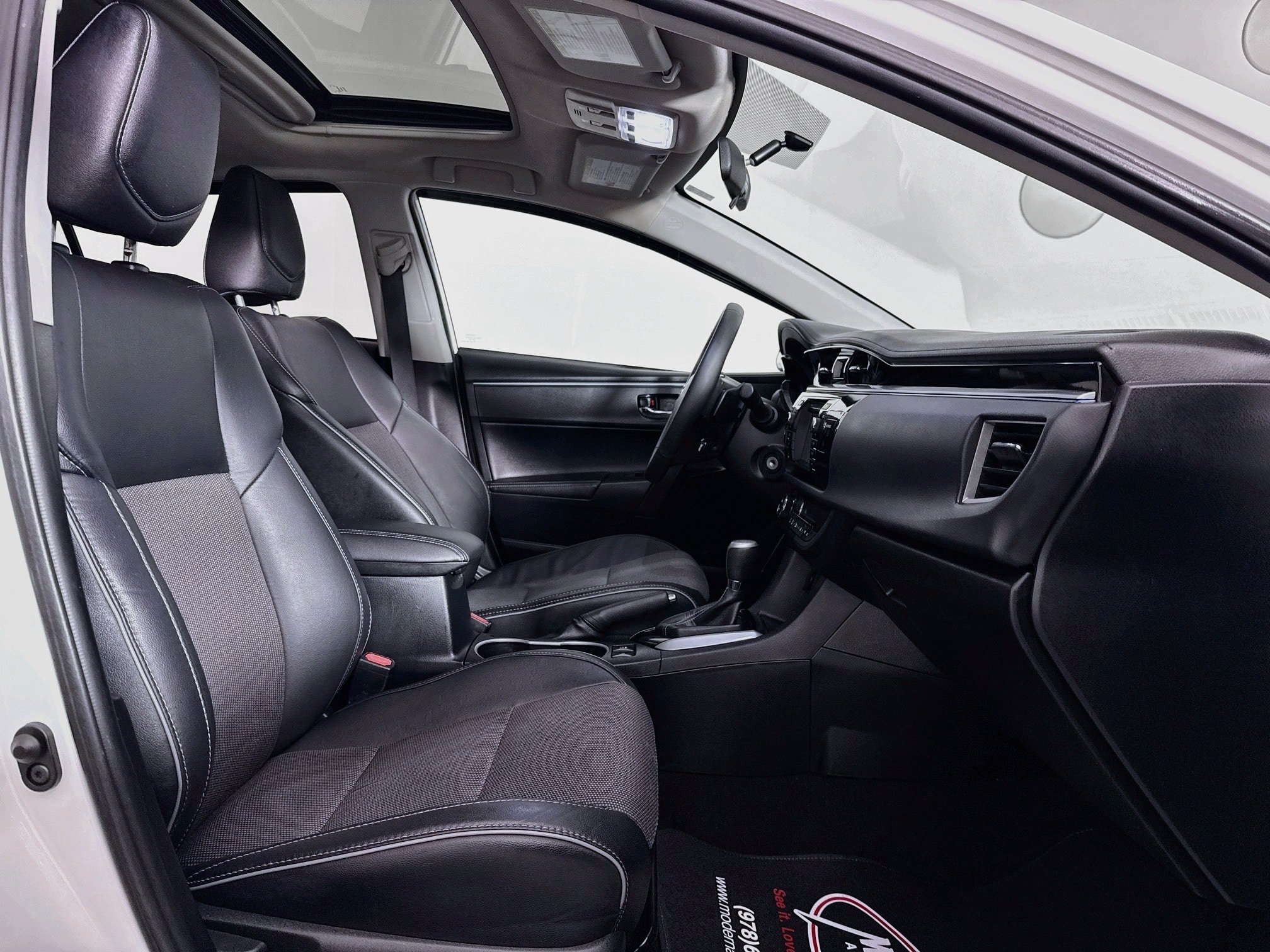 Used 2016 Toyota Corolla S FWD image 35