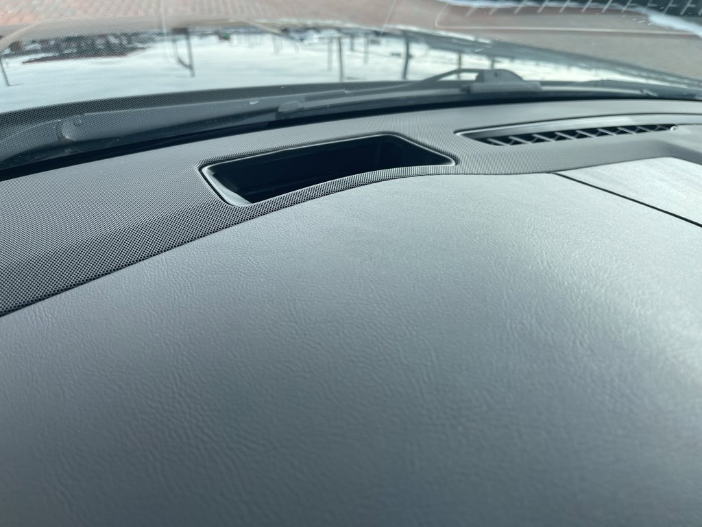 Used 2019 Cadillac Escalade ESV Luxury w/ LPO, Escalade Noir Package image 20