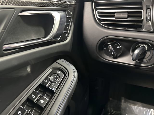Used 2024 Porsche Macan GTS image 16