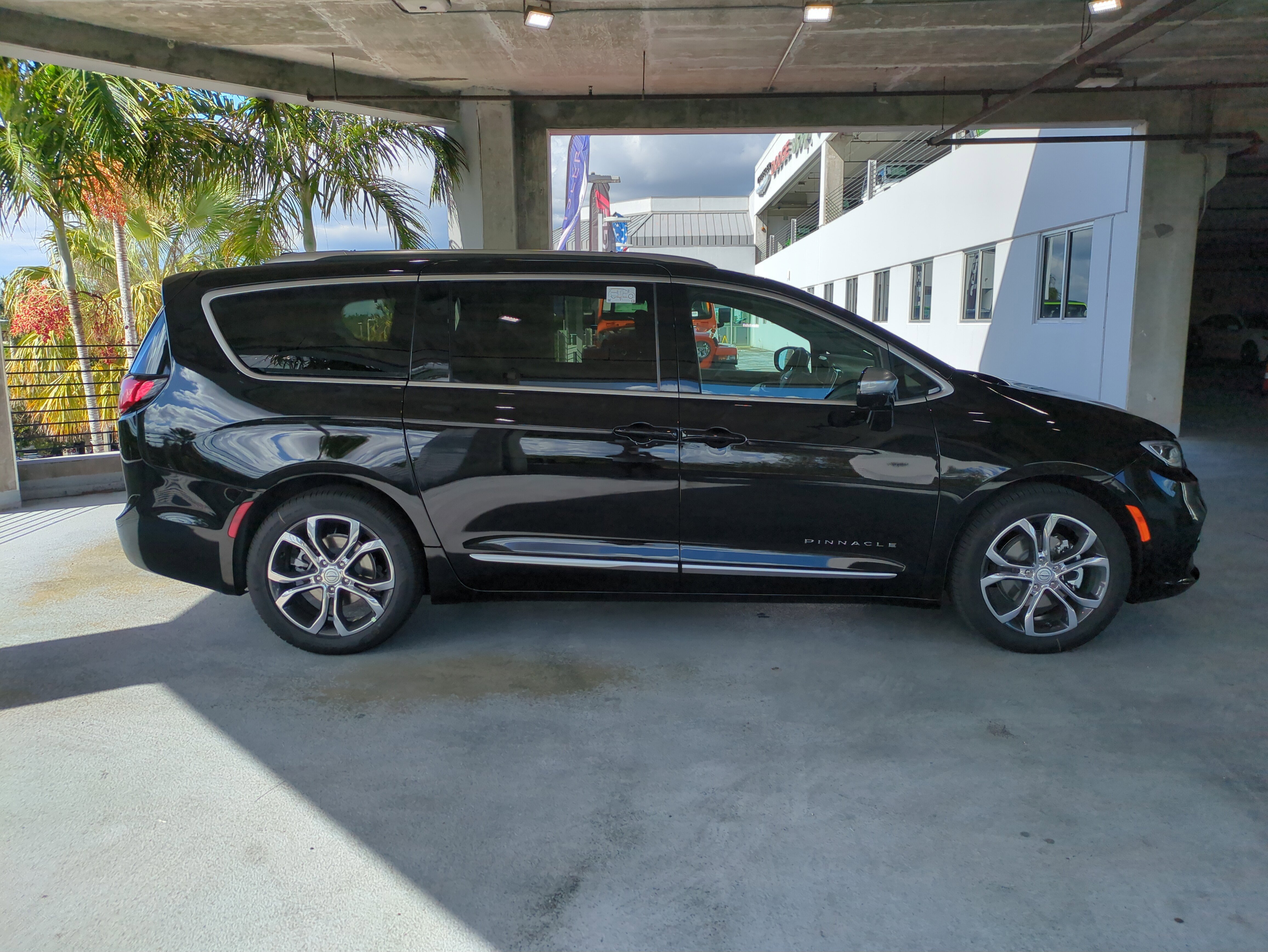 New 2026 Chrysler Pacifica Pinnacle w/ Trailer Tow Group image 4