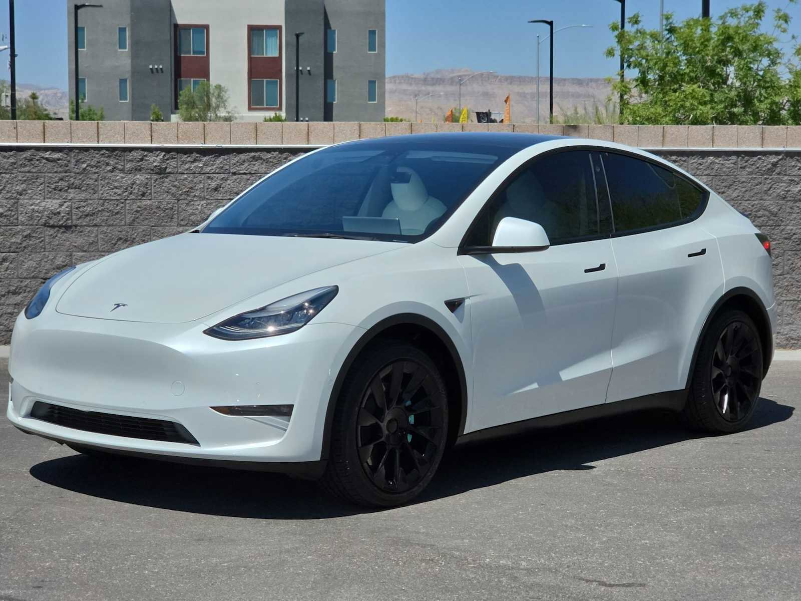 Used 2021 Tesla Model Y Long Range AWD/4WD image 5